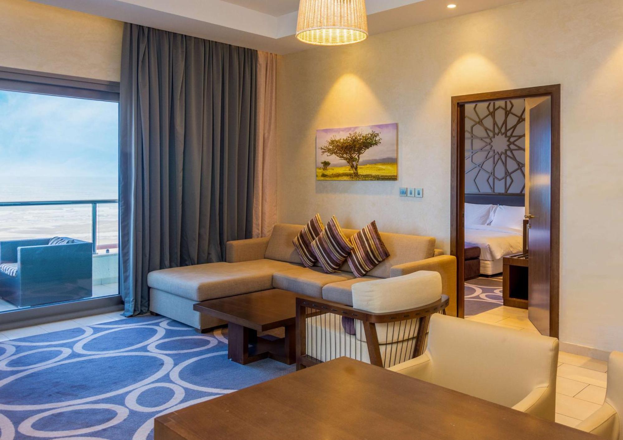 Radisson Blu Hotel & Resort, Suhár Exteriér fotografie A suite at the hotel